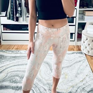 ALO YOGA Pink Python Print Capris
